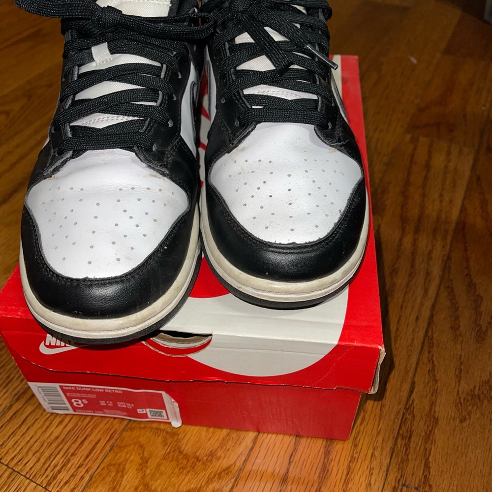 Nike dunk lows Black and White Sneakers size 8.5 men’s used comes with og box - Picture 3 of 10